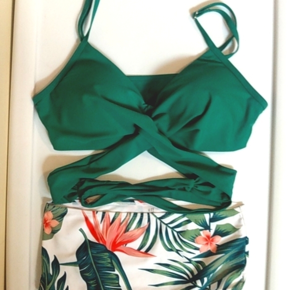 GREEN TWIST FRONT WRAP BIKINI TOP WHITE FLORAL HI-WAISTED BOTTOMS SZ MEDIUM NWOT - Picture 2 of 12